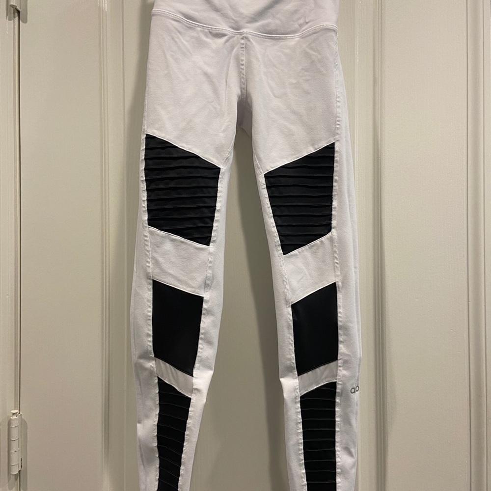 Alo Leggings
